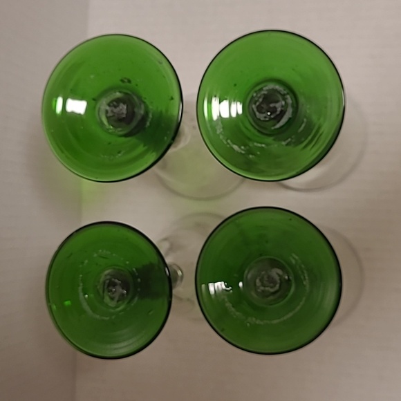 Set of 4 Handblown Green Stemmed Wine Glasses - Picture 10 of 16